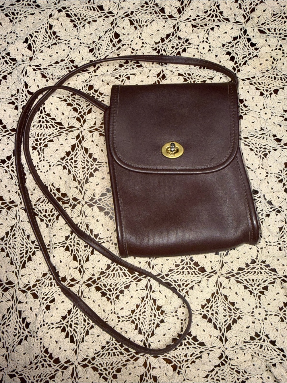 Vintage Coach 9893 Leather Scooter Crossbody Shoulder Bag Flap in Mahogany Brown